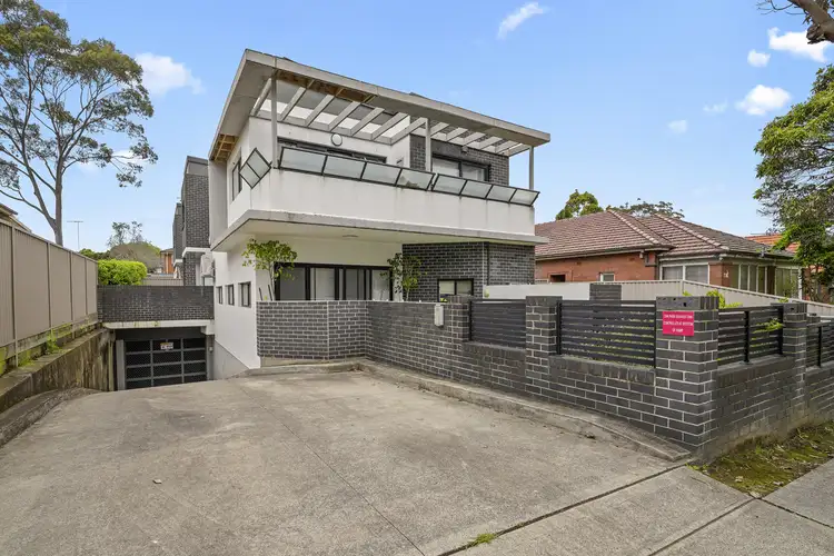 3/8 Hampton Street, Croydon Park NSW 2133