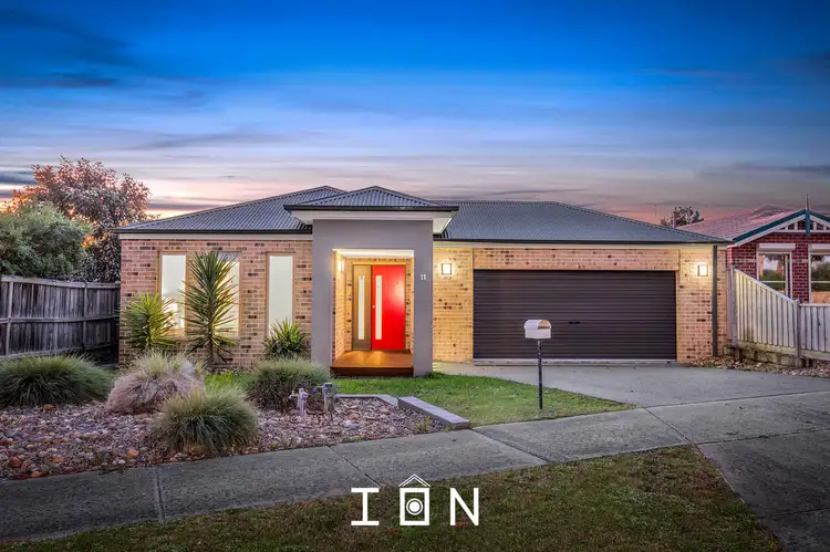 11 Bushranger Boulevard, Cranbourne East VIC 3977