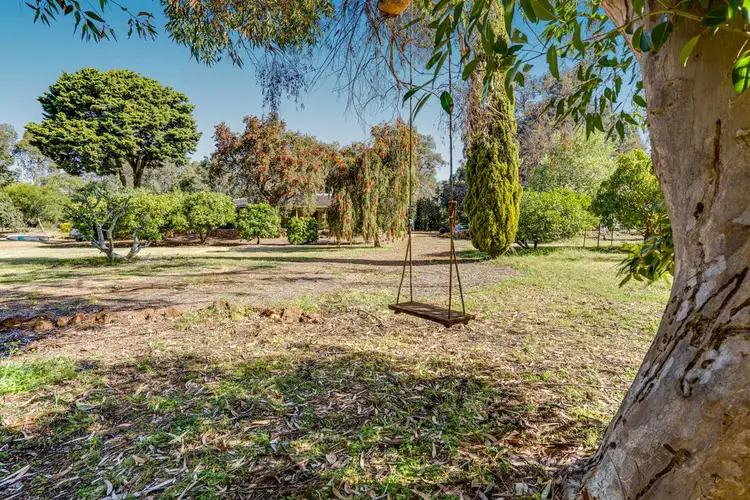 64 Cross Road, Bedfordale WA 6112