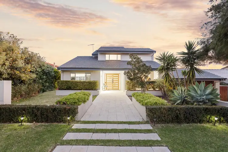 10 Charsley Crescent, Marmion WA 6020