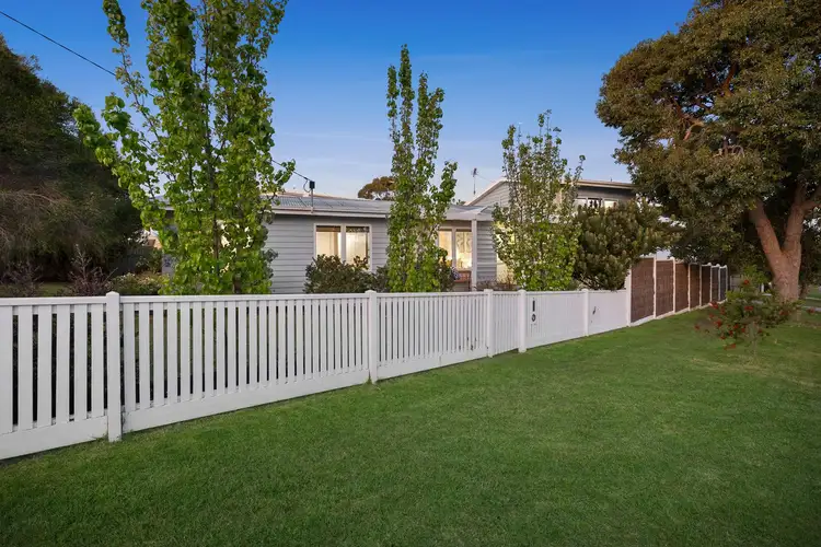 8 Follett Street, Torquay VIC 3228
