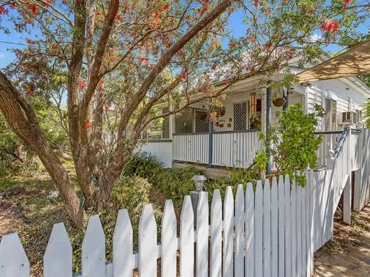 11 West Street, Newtown QLD 4350