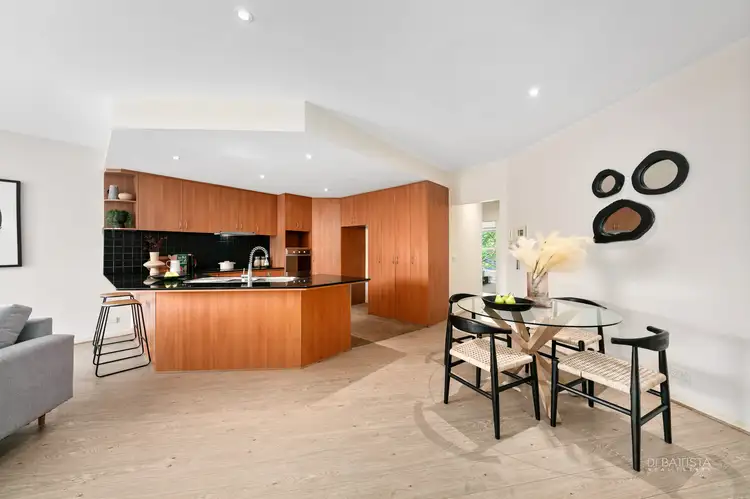 16/2 Grand Boulevard, Montmorency VIC 3094
