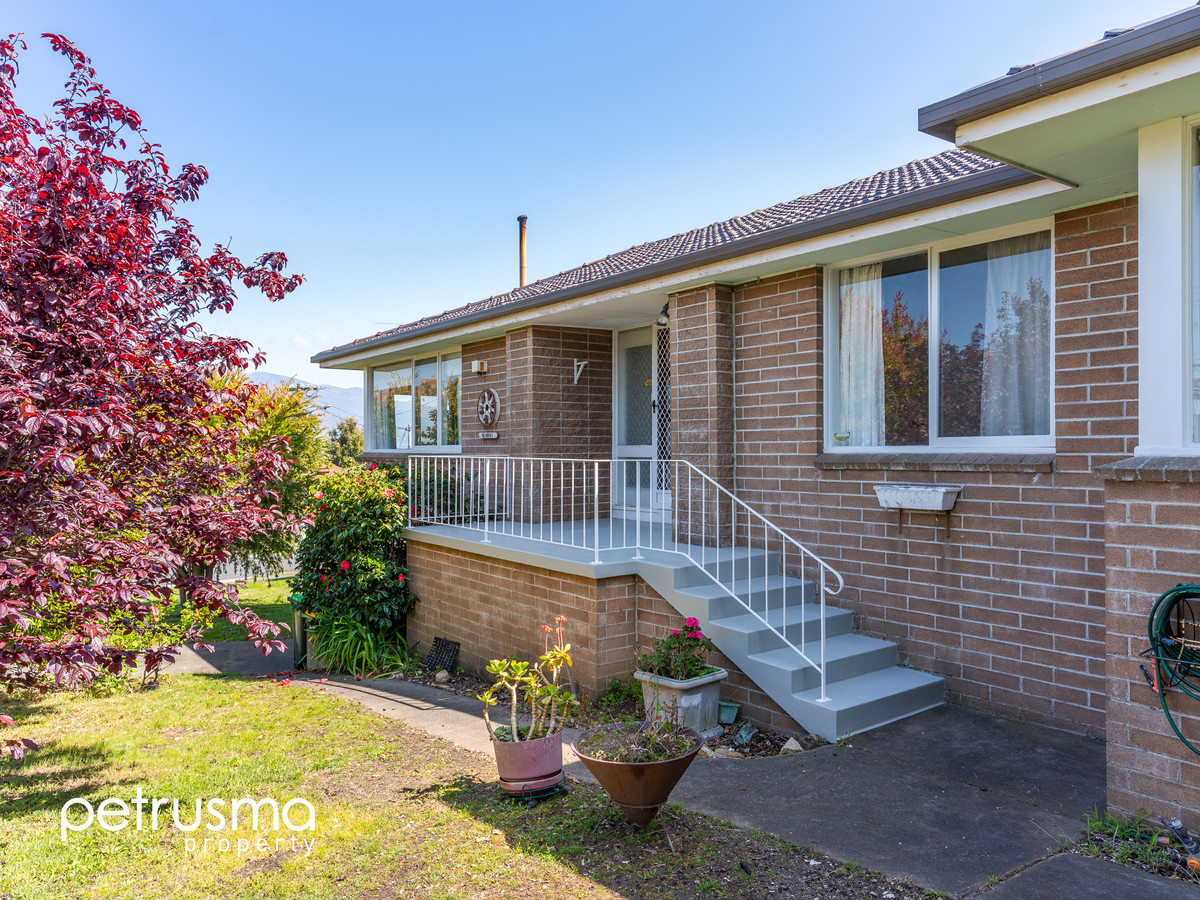 14 Dover Court, Howrah TAS 7018