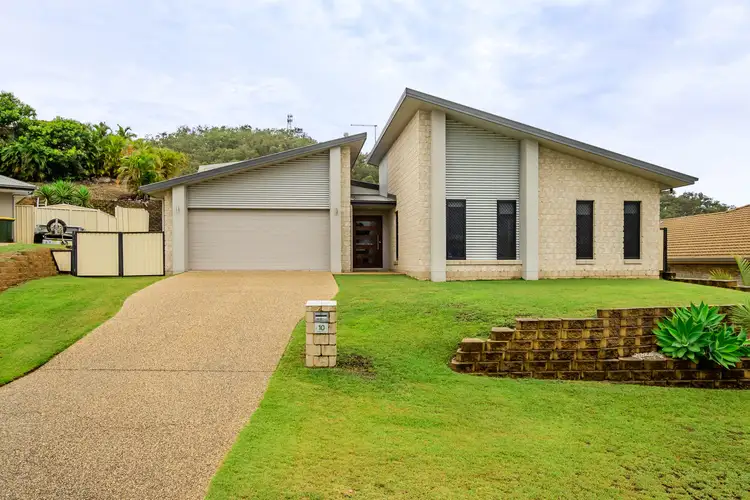 10 Phoenix Place, Telina QLD 4680