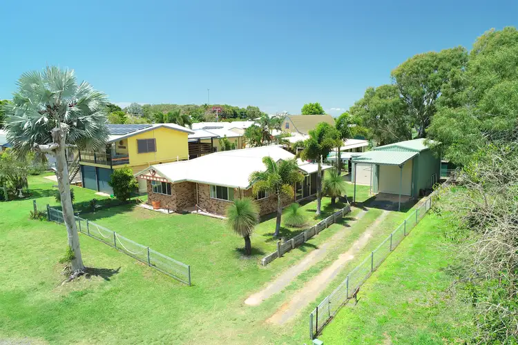 6 Hitchcock Lane, Keppel Sands QLD 4702