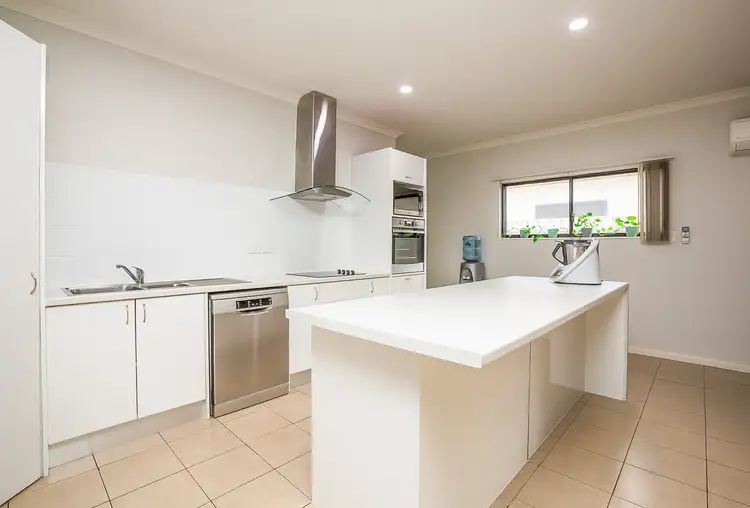 10 Minderoo Avenue, South Hedland WA 6722