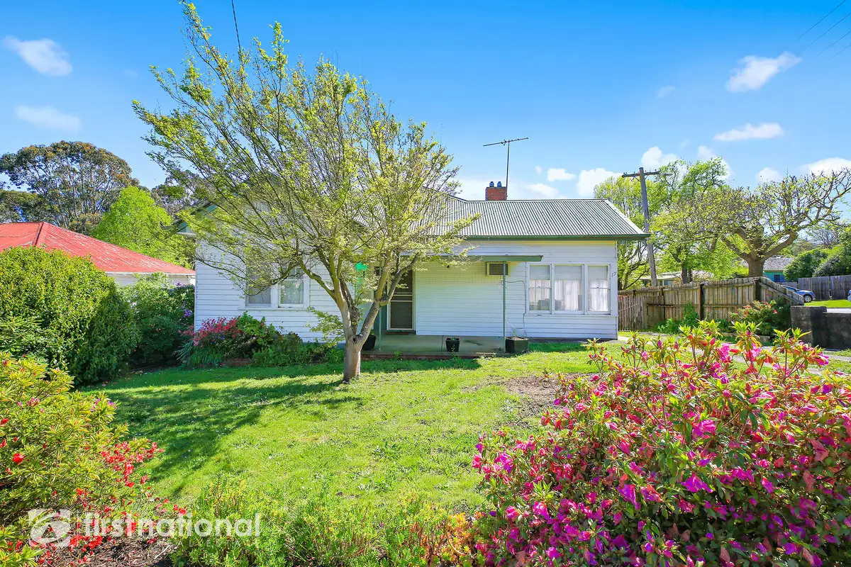Main view of Homely house listing, 17 Hallyburton Grove, Warragul VIC 3820
