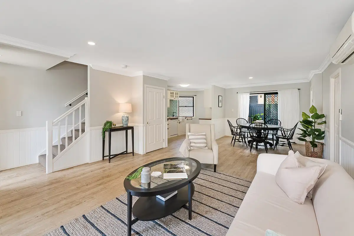 Main view of Homely townhouse listing, 2/17 Blake Street, Wooloowin QLD 4030