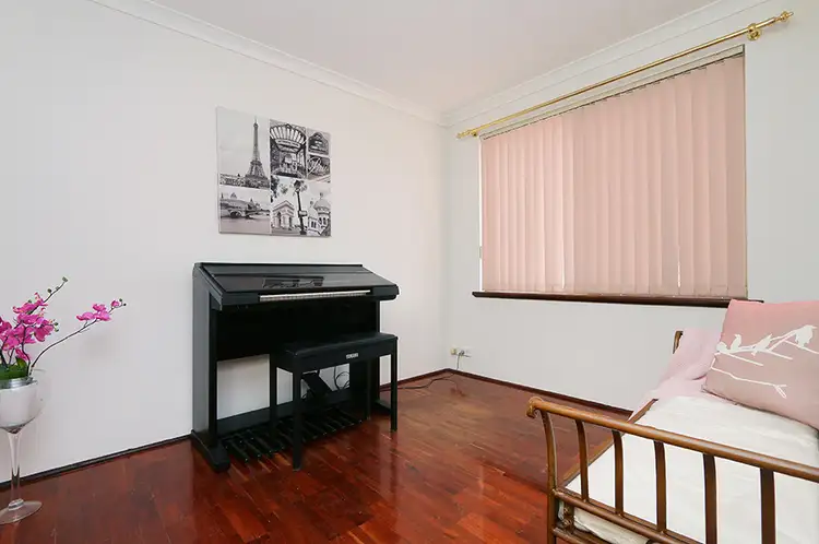 Fifth view of Homely house listing, 4 Oborne Court, Leeming WA 6149