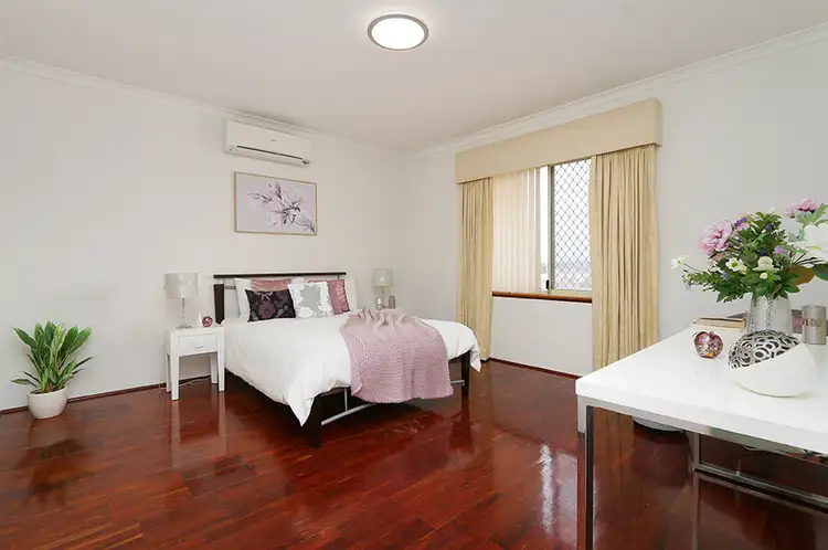 Sixth view of Homely house listing, 4 Oborne Court, Leeming WA 6149
