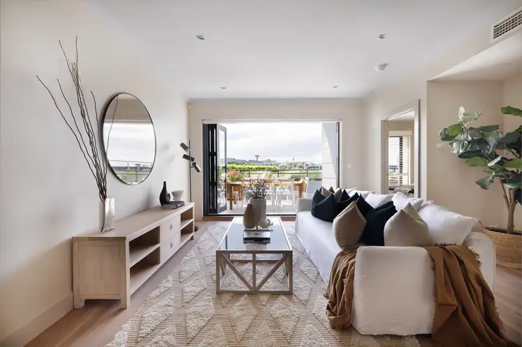 Main view of Homely apartment listing, 2/2 Bay Drive, Meadowbank NSW 2114