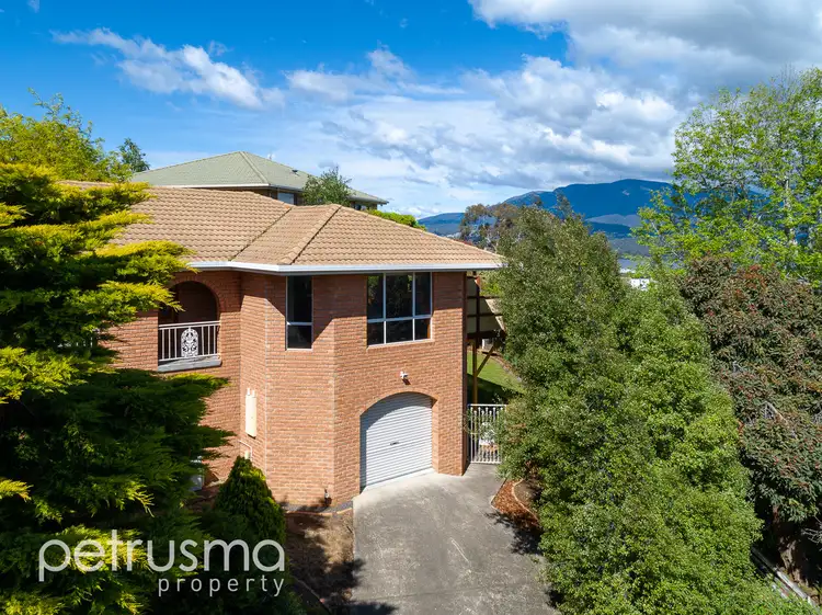 96 Malunna Road, Lindisfarne TAS 7015