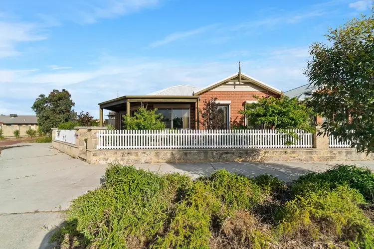 44 Farmaner Parkway, Ellenbrook WA 6069