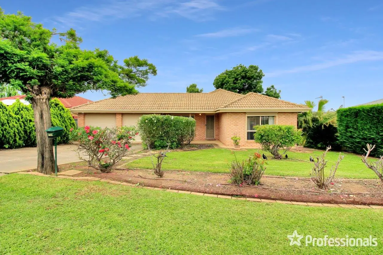 Main view of Homely house listing, 7 Willang Crescent, Glenfield Park NSW 2650
