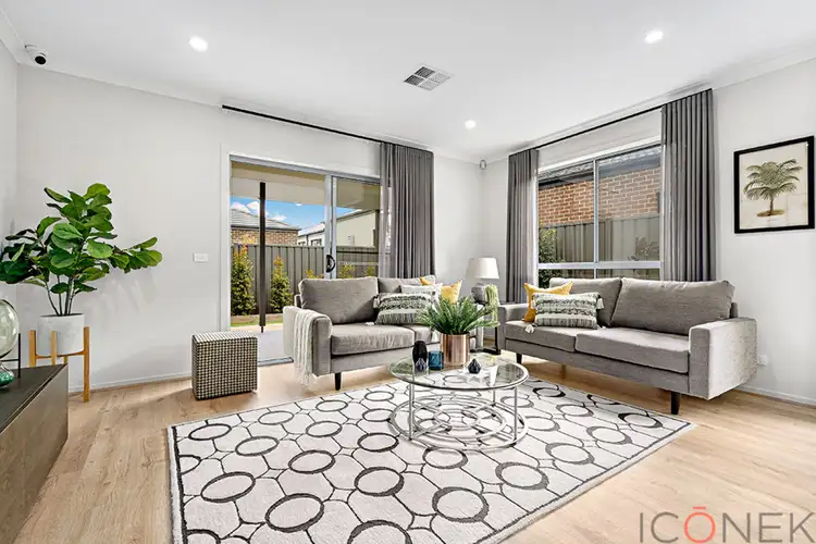 Fifth view of Homely house listing, 8 Listington Way, Wollert VIC 3750