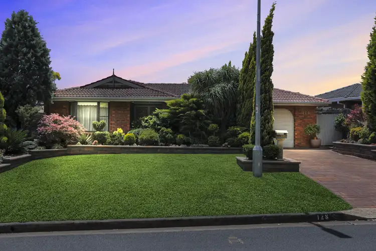 128 Evelyn Street, Macquarie Fields NSW 2564