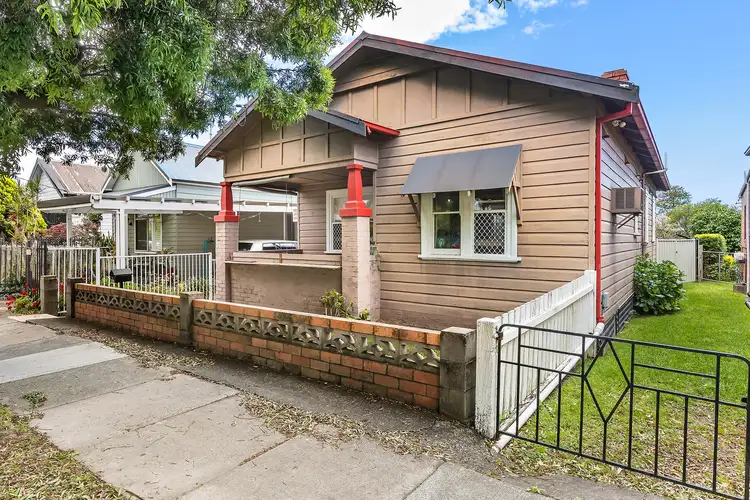 15 Carrington Street, Mayfield NSW 2304