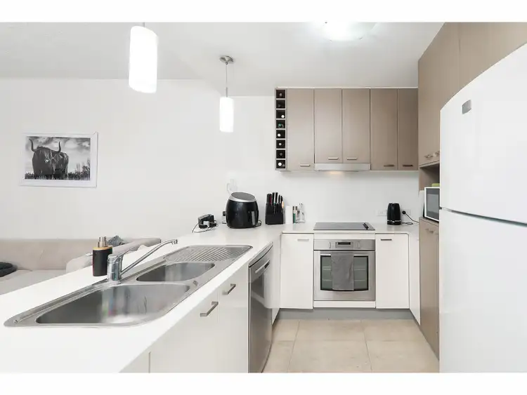 Fifth view of Homely unit listing, 2/28 Adelaide Street, Carina QLD 4152
