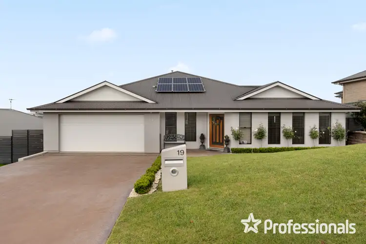 Main view of Homely house listing, 19 Marriott Avenue, Kelso NSW 2795