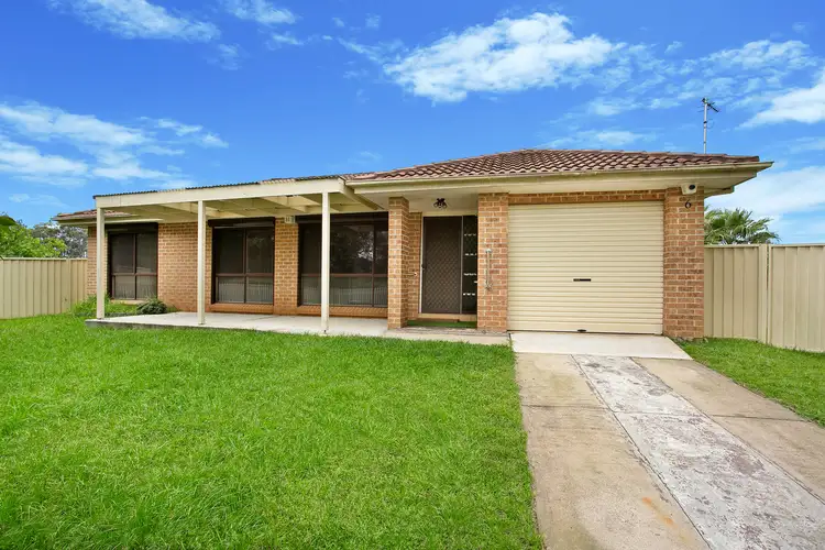 6 Lear Place, Rosemeadow NSW 2560