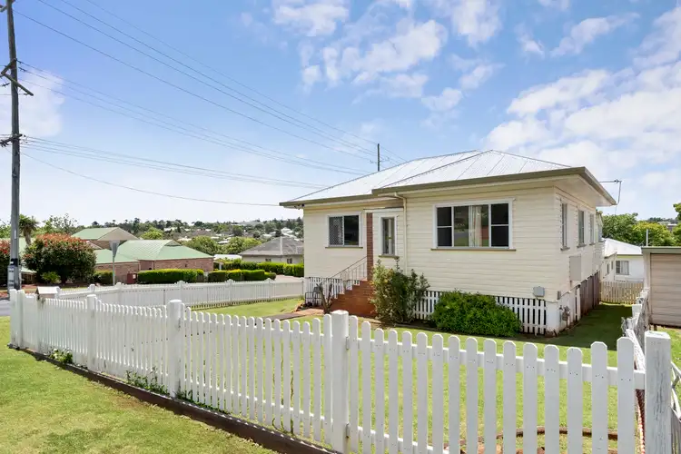 6 Macarthur Street, South Toowoomba QLD 4350