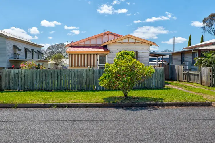 4 Waratah Street, Newtown QLD 4350