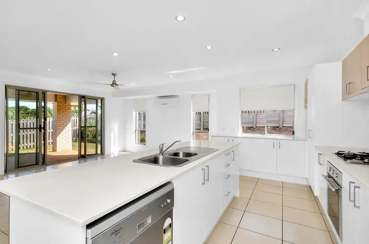 3 Florey Place, Kirkwood QLD 4680