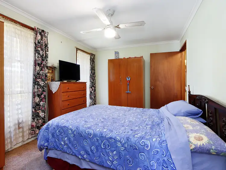 Sixth view of Homely house listing, 10 Chalmer Court, Sale VIC 3850