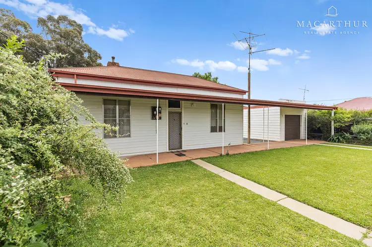 19 Matthews Street, Lockhart NSW 2656