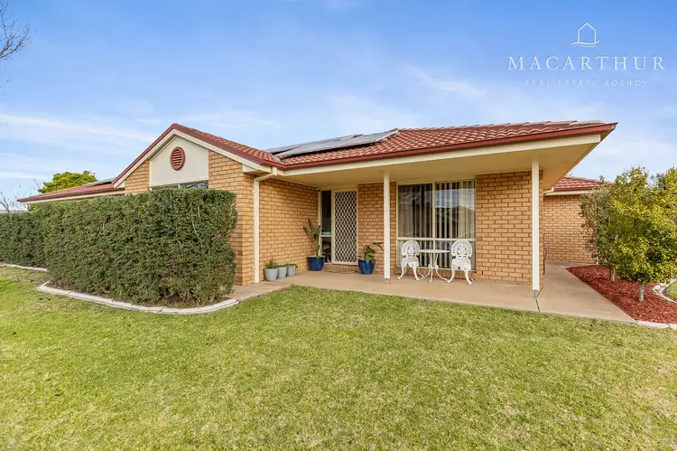 1 Giwang Place, Glenfield Park NSW 2650