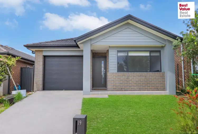 19 Holly Crescent, Jordan Springs NSW 2747