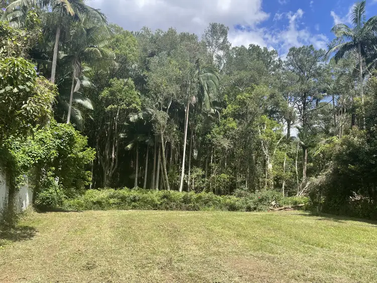 18 Bruce Parade, Glass House Mountains QLD 4518