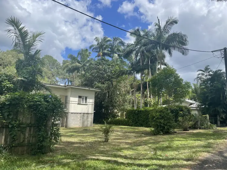 18 Bruce Parade, Glass House Mountains QLD 4518