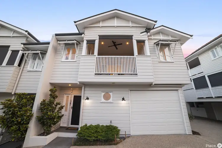 2/25 Pembroke Road, Coorparoo QLD 4151