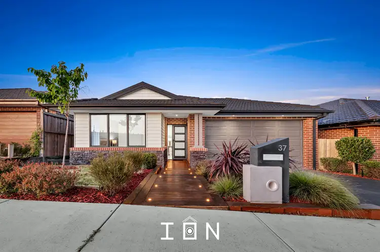 37 Paragon Drive, Clyde North VIC 3978