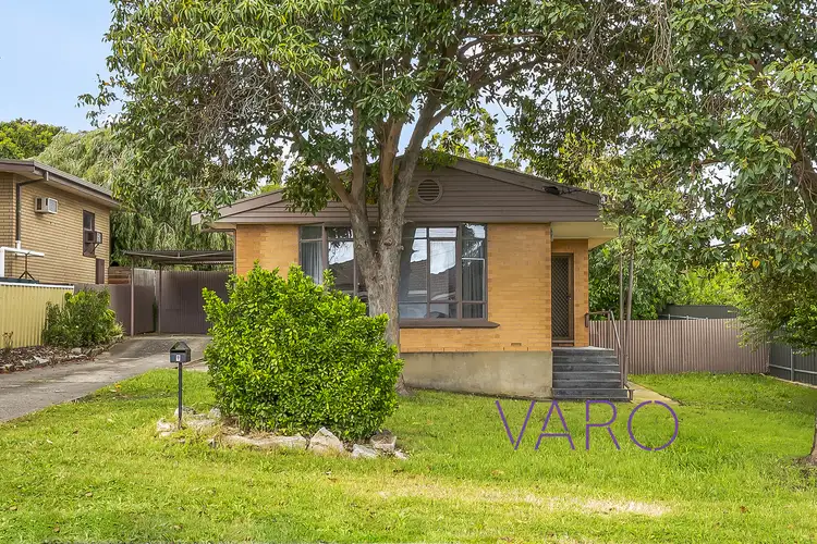 9 Colton Avenue