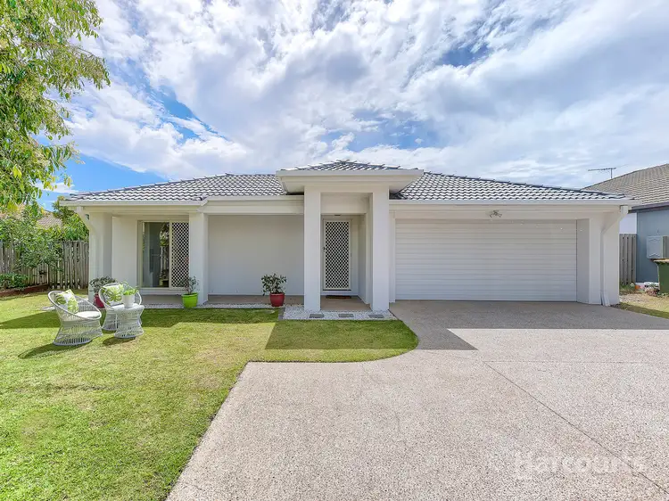 8 Sackville Close, Fitzgibbon QLD 4018