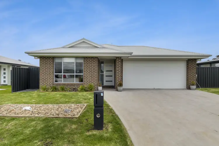 7 Madeleine Drive, Goulburn NSW 2580