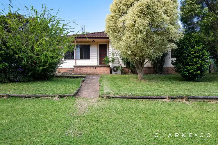13 Deschamps Close, Thornton NSW 2322