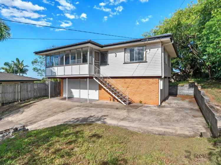27 Pareena Crescent, Mansfield QLD 4122
