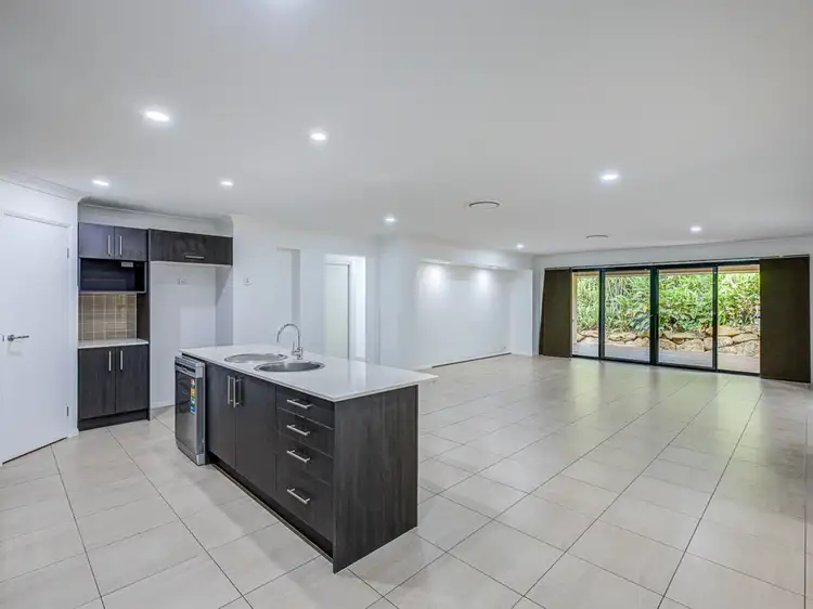 4 Malouf Place, Maudsland QLD 4210