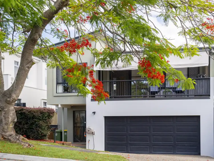 2/24 Harley Street, Labrador QLD 4215