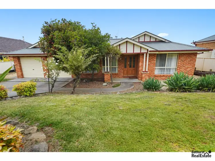 3 Georgia Place, Llanarth NSW 2795