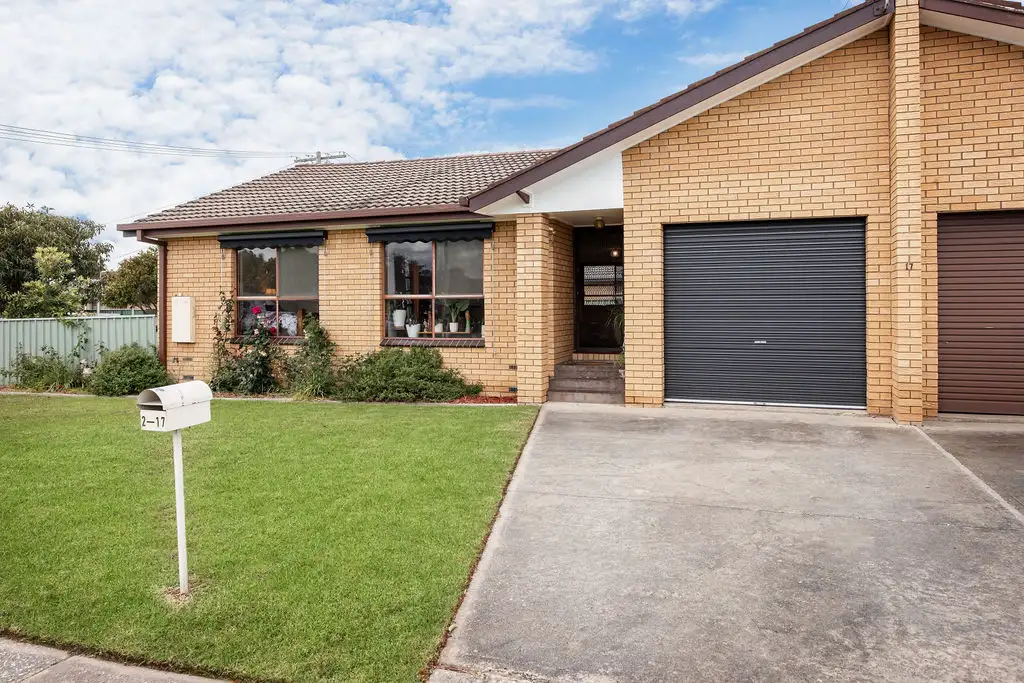 Main view of Homely unit listing, 2/17 Angus Avenue, Wodonga VIC 3690
