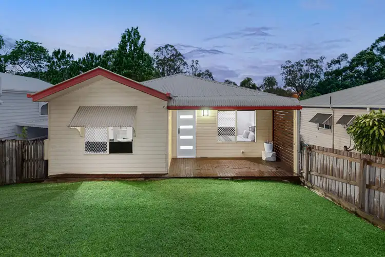 44 Roseglen Street, Greenslopes QLD 4120
