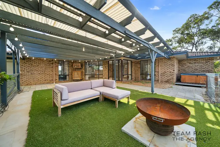 3 Sapphire Court, Mount Richon WA 6112
