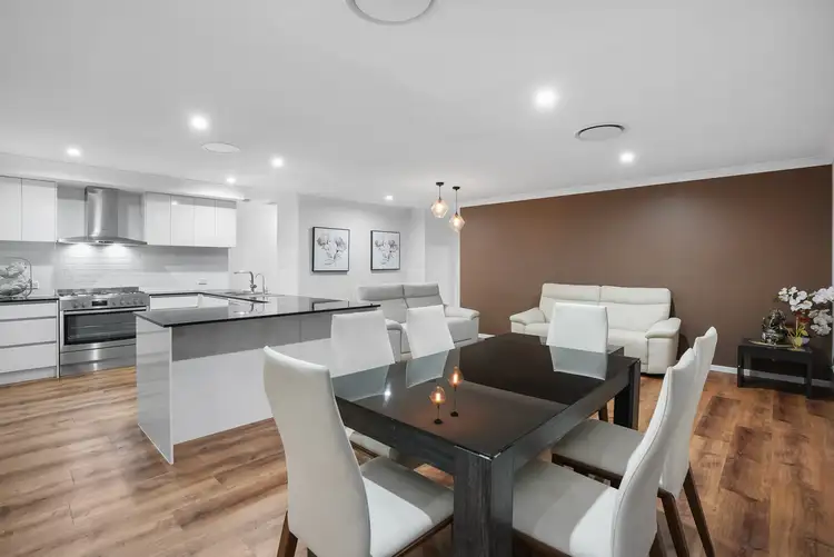 Sixth view of Homely house listing, 8 Lucinda Close, Sinnamon Park QLD 4073