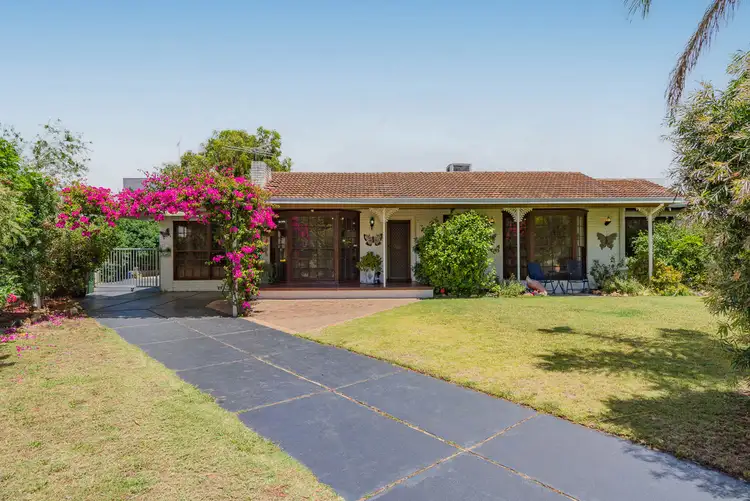 11 Mahara Road, Kelmscott WA 6111