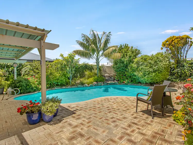 15 Ocean Place, Waikiki WA 6169
